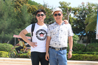 圣元領(lǐng)導(dǎo)帶領(lǐng)團隊擁抱大海